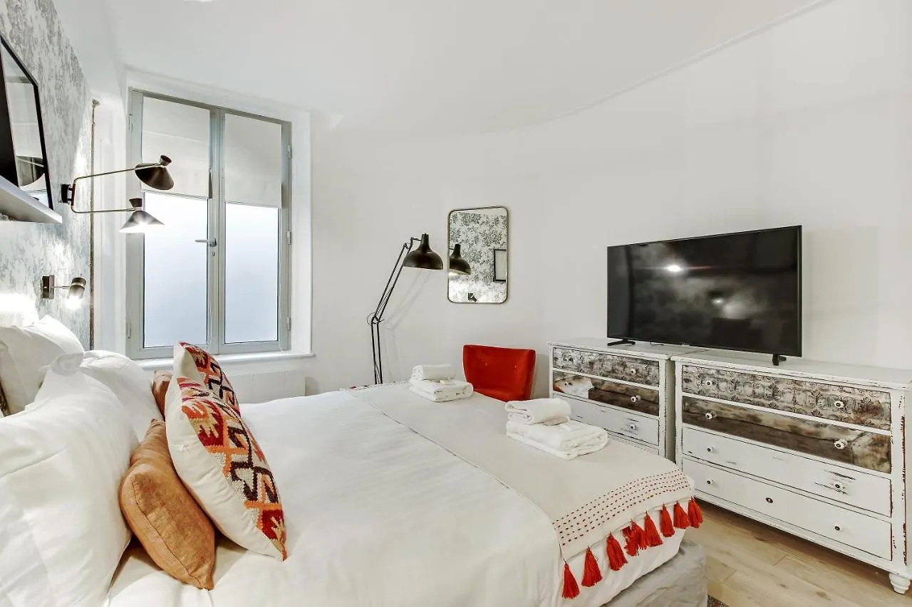 Pick A Flat'S Apartment In Louvre Saint Honore Paris